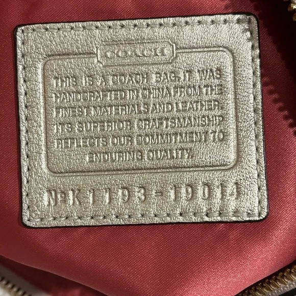 COACH Poppy Metallic Leather Whipstitch Hippie 19014 NWT + Wristlet RARE! - Picture 13 of 13